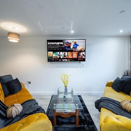 Bv Spacious 1-Bedroom Apartment Close To Town Center - Sleeps 6 Bradford  Exterior foto