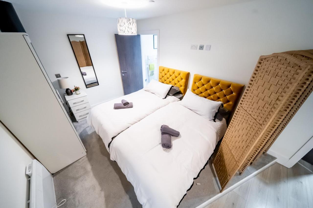 Bv Spacious 1-Bedroom Apartment Close To Town Center - Sleeps 6 Bradford  Exterior foto
